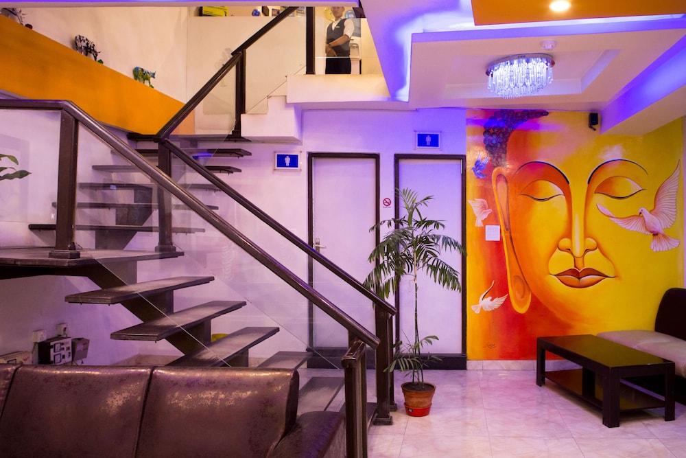 Royal Penguin Boutique Hotel & Spa Kathmandu Exterior foto