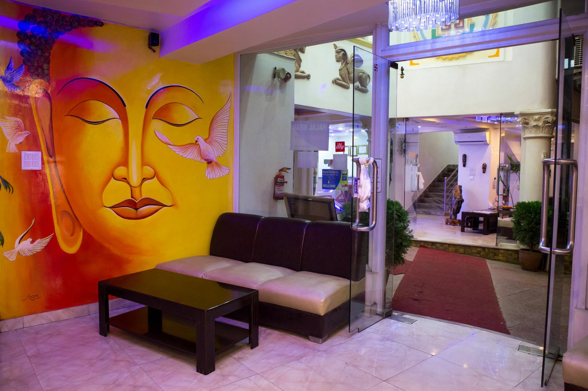 Royal Penguin Boutique Hotel & Spa Kathmandu Exterior foto